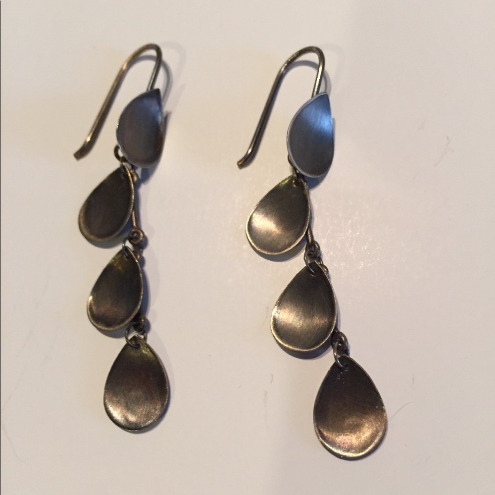 Banana republic gold tone drop earrings